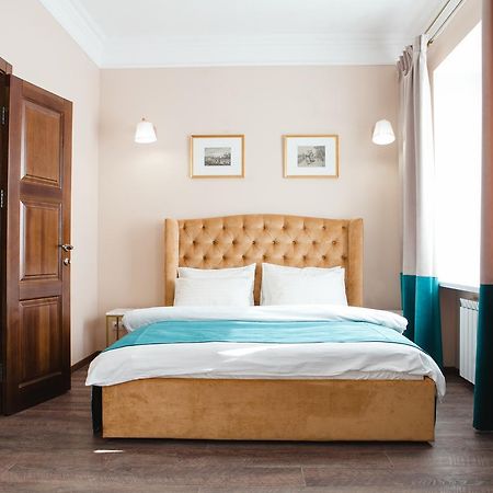 Live.Here.Hotel Киев Екстериор снимка