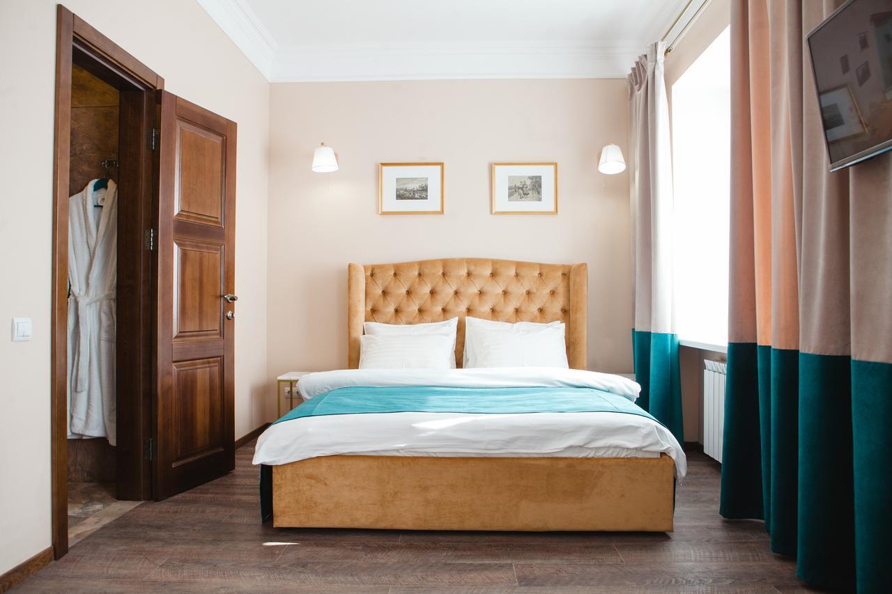 Live.Here.Hotel Киев Екстериор снимка