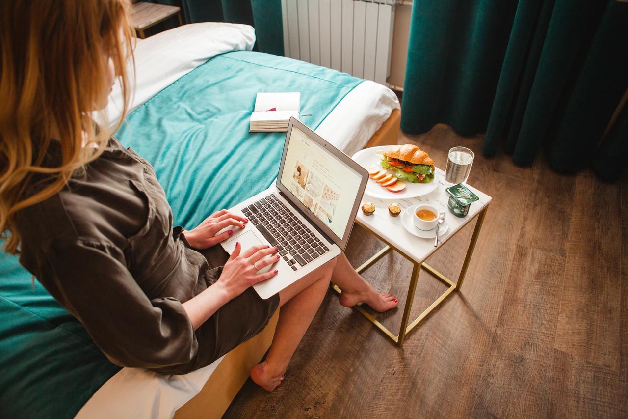Live.Here.Hotel Киев Екстериор снимка